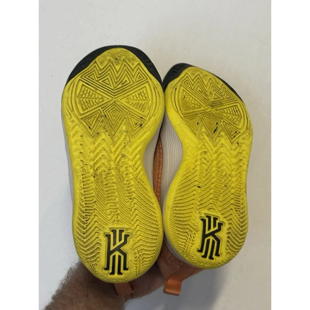 Nike Kyrie Flytrap shoes, youth size 7Y